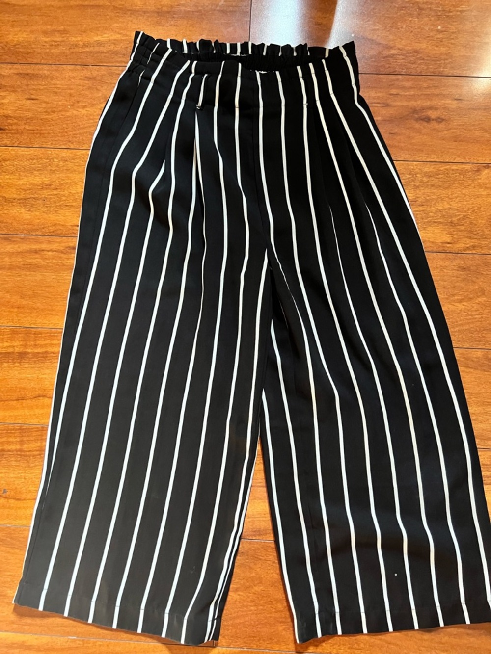 Stradivarius Black & White Vertical Stripe Culotte Capris